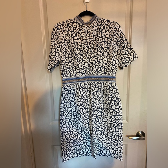 Dresses & Skirts - J. McLaughlin Kyrie navy blue geo cheetah print knee-length dress size 6